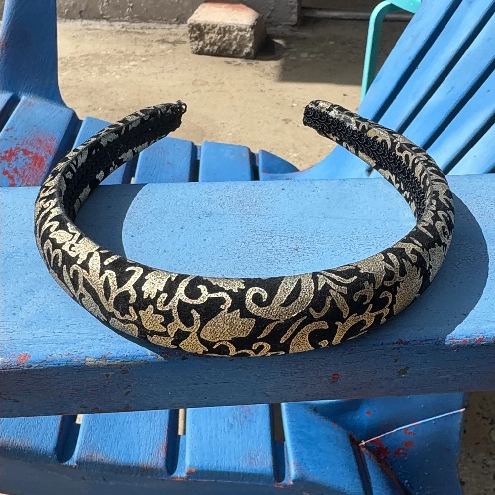 Elegant Black and Gold Fabric Headband. Excellent condition see photos